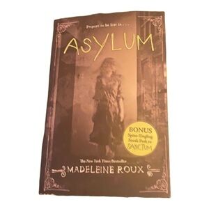 𝅺asylum paperback book